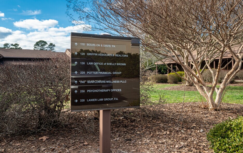 More Photos Of 1816 Front St, Durham Medical For Lease