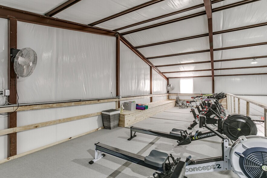 More Photos Of 1725 NE 16th St, Newcastle Warehouse For Sale