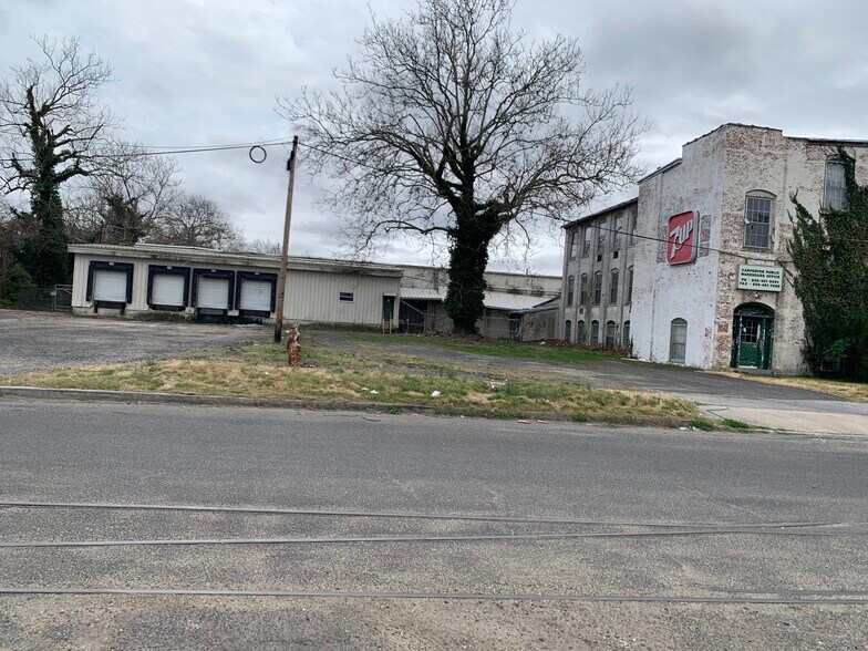 More Photos Of 1 Glass St, Bridgeton Warehouse For Lease