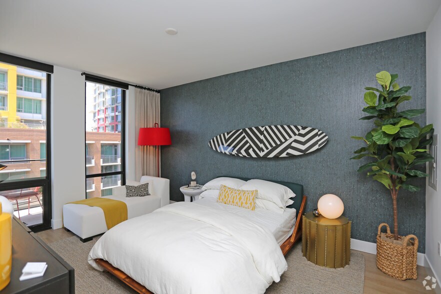 More Photos Of 1501 Island Ave, San Diego Apartments For Lease