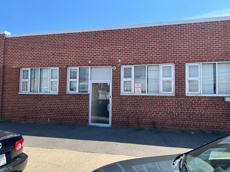 More Photos Of 1-5 Neil Ct, Oceanside Warehouse For Lease