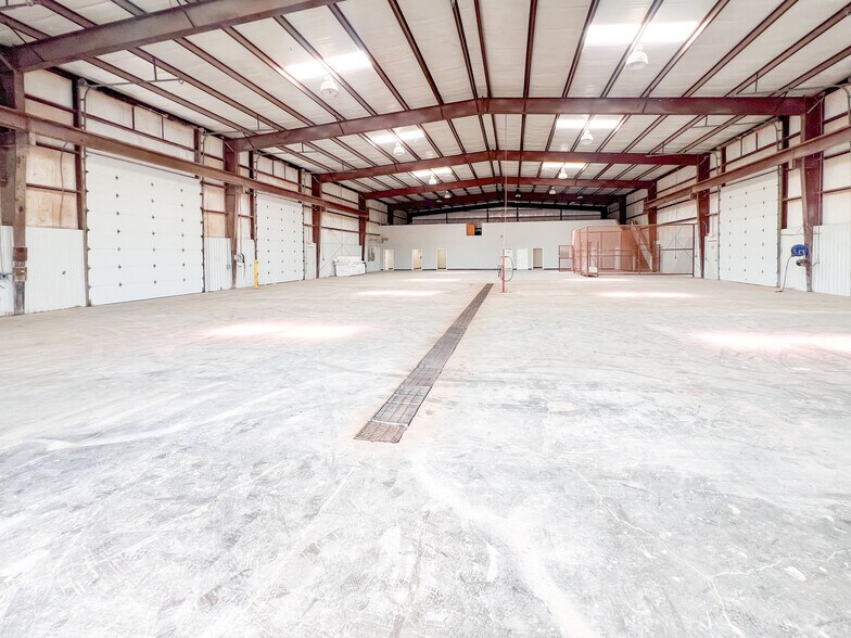 More Photos Of 8511 W Interstate 20, Midland Warehouse For Lease