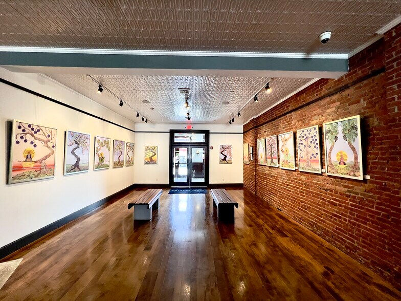 More Photos Of 297 North St, Pittsfield Hotel For Sale