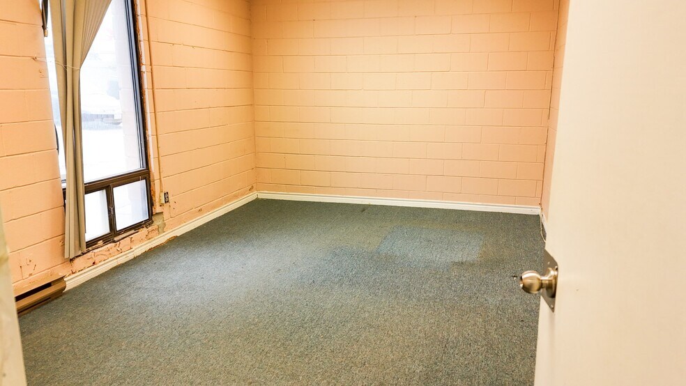 More Photos Of 1235 Shawson Dr, Mississauga Manufacturing For Lease