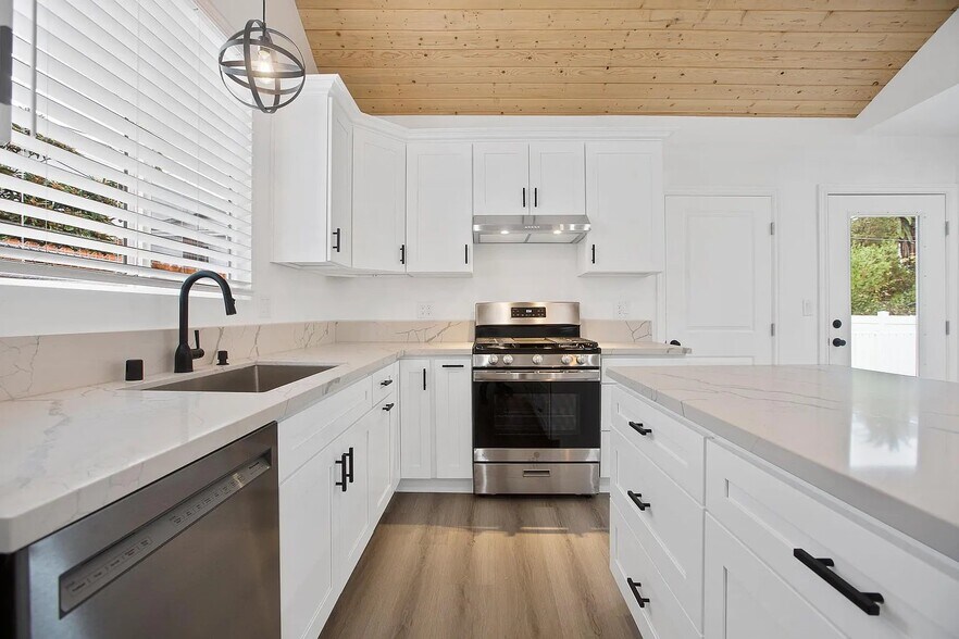 More Photos Of 1736 N Sierra Bonita Ave, Pasadena Land For Sale