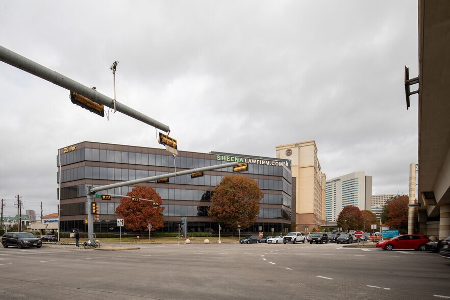 More Photos Of 2500 West Loop South, Houston Medical For Lease