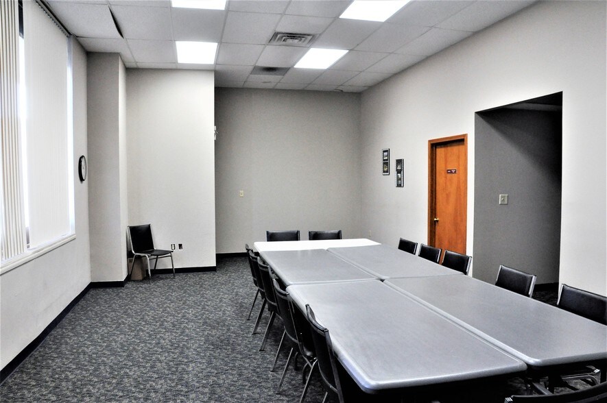 More Photos Of 1-19 E Pleasant St, Springfield Medical For Sale