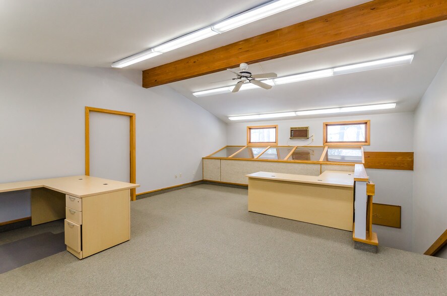More Photos Of 40-60 Beechwood Dr, North Andover Loft Creative Space For Lease