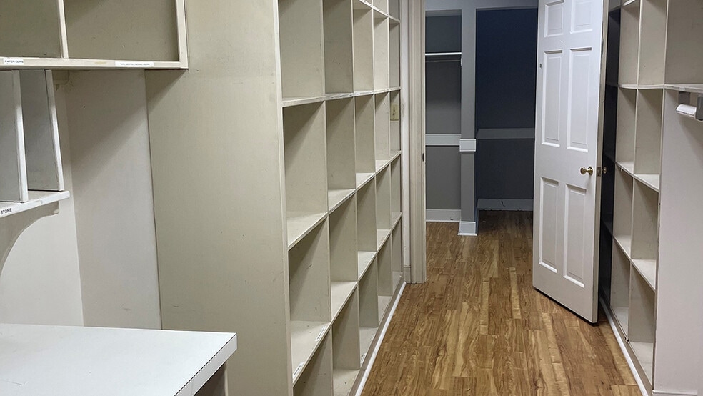 More Photos Of 678 Rappahannock Dr, White Stone Office For Sale