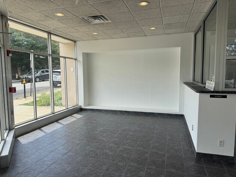 More Photos Of 1061 Main St, Peekskill Warehouse For Lease