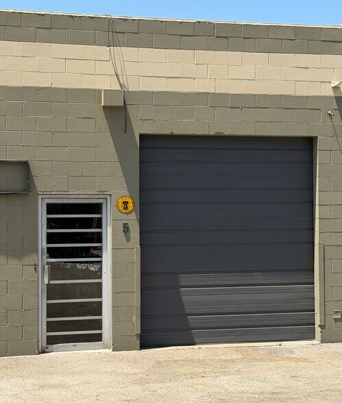 More Photos Of 445 W Garfield Ave, Glendale Warehouse For Lease