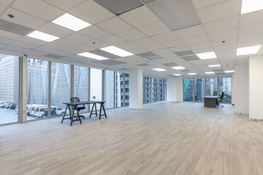 More Photos Of 150 SE 2nd Ave, Miami Coworking Space