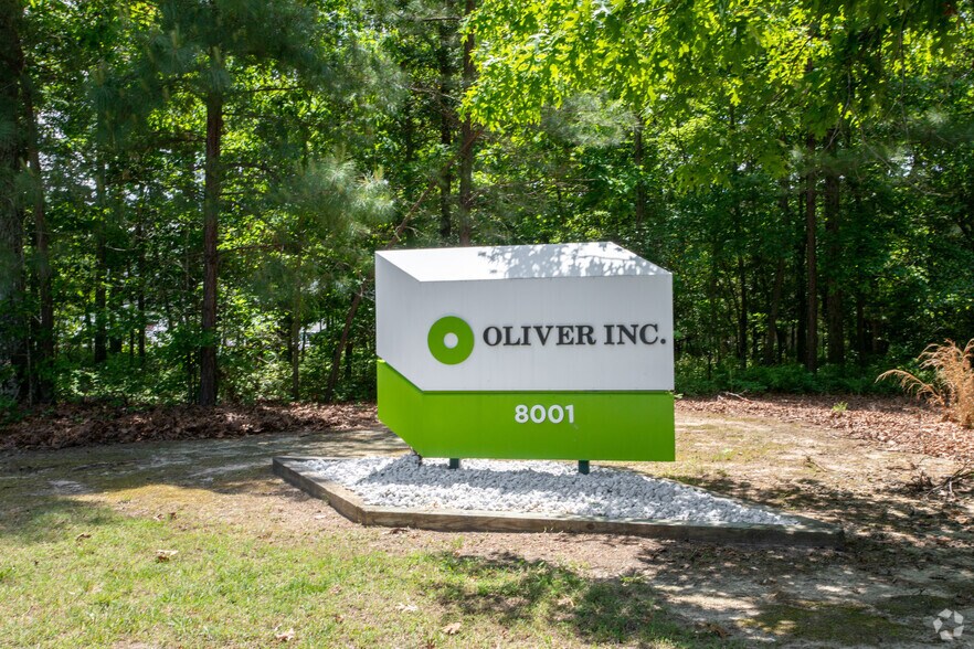 More Photos Of 8001 Greenpine Rd, North Chesterfield Warehouse For Lease