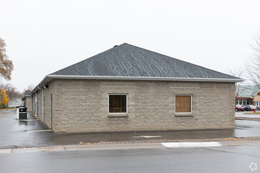 More Photos Of 23306 Cree St NW, Saint Francis Storefront Retail Office For Lease