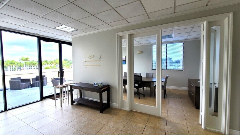 More Photos Of 2089 Indian River Blvd, Vero Beach Unknown For Lease