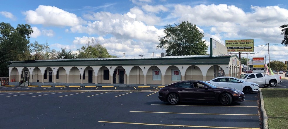 More Photos Of 1030-1072 Chestnut St, Orangeburg Storefront For Lease