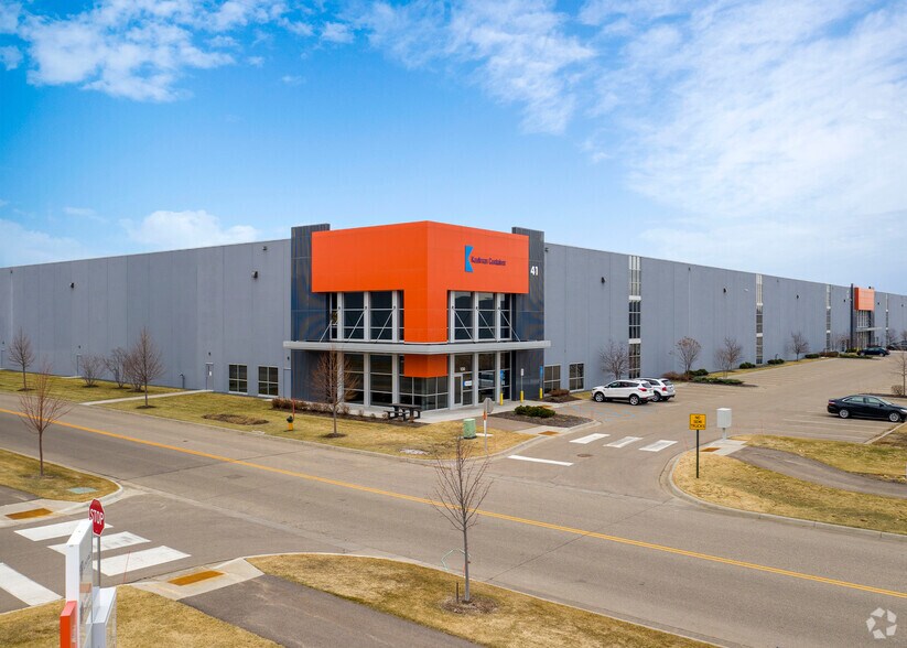 Primary Photo Of 41 E Northern Stacks Dr, Fridley Warehouse For Lease