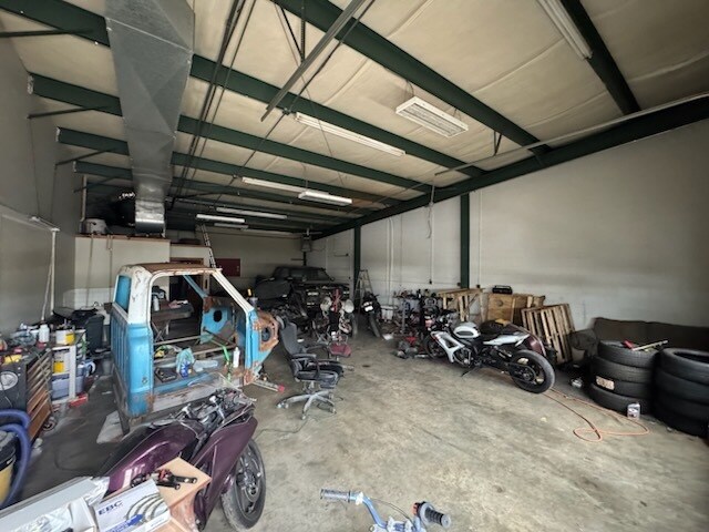 More Photos Of 722-726 Roanoke St, Salem Research And Development For Sale