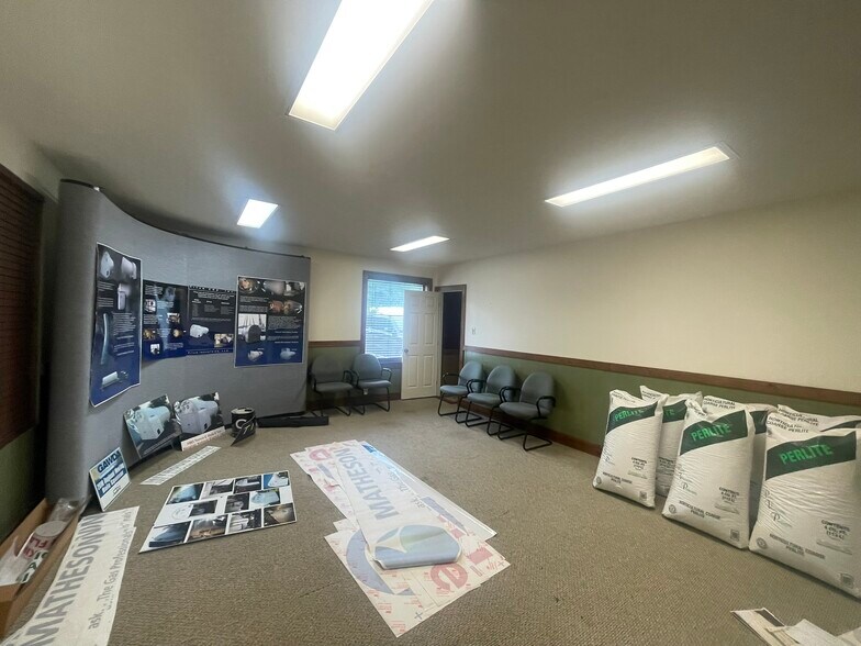 More Photos Of 5559 William Penn Hwy, Alexandria Warehouse For Sale