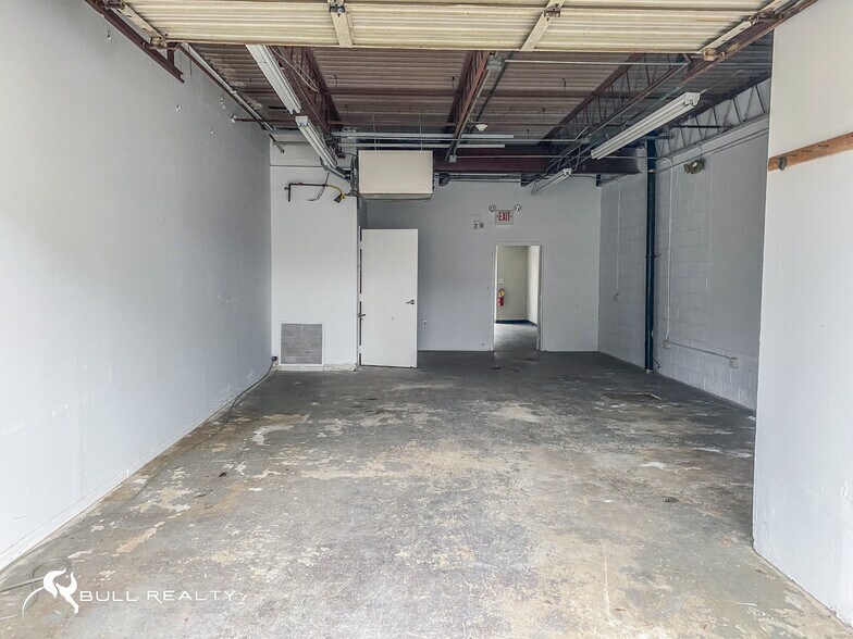 More Photos Of 5891 New Peachtree Rd, Doraville Warehouse For Lease