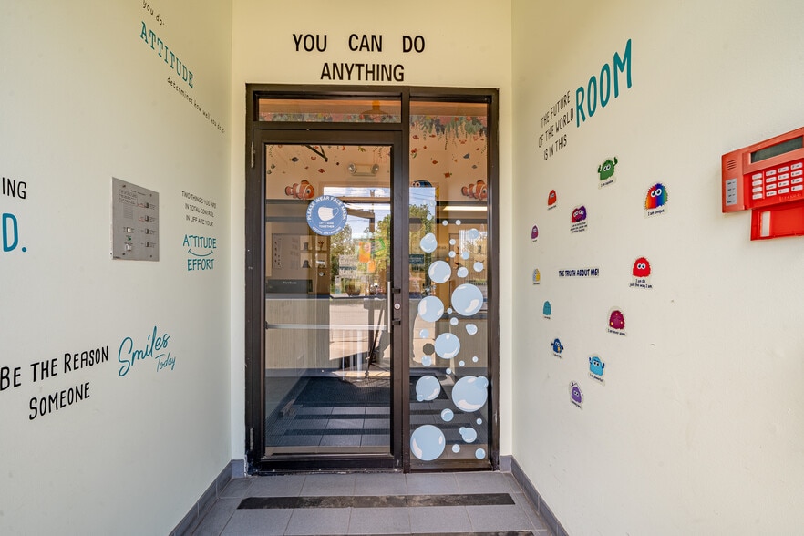 More Photos Of 353 Island Cottage Rd, Rochester Medical For Sale