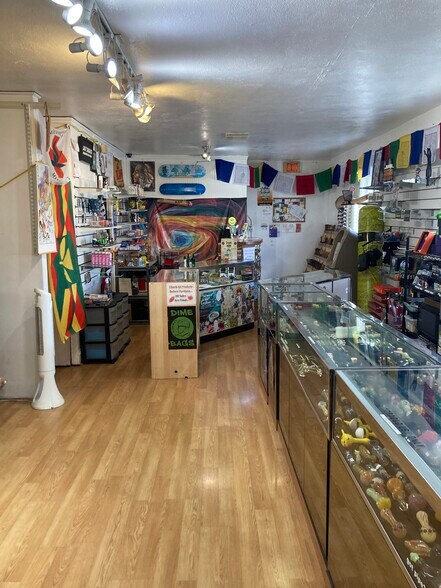 More Photos Of 2239 S King St, Honolulu Health Club For Lease