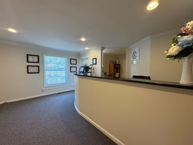 More Photos Of 8123 Grand River Rd, Brighton Medical For Lease