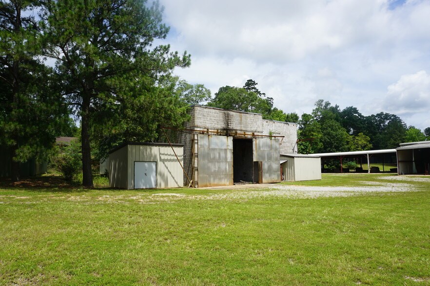 More Photos Of 403 N Main St, Evergreen Warehouse For Sale