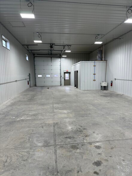 More Photos Of 2721 S 20th Ave, Moorhead Warehouse For Lease