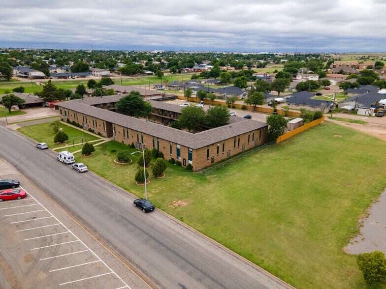 More Photos Of 1031 N Sumner St, Pampa Apartments For Sale