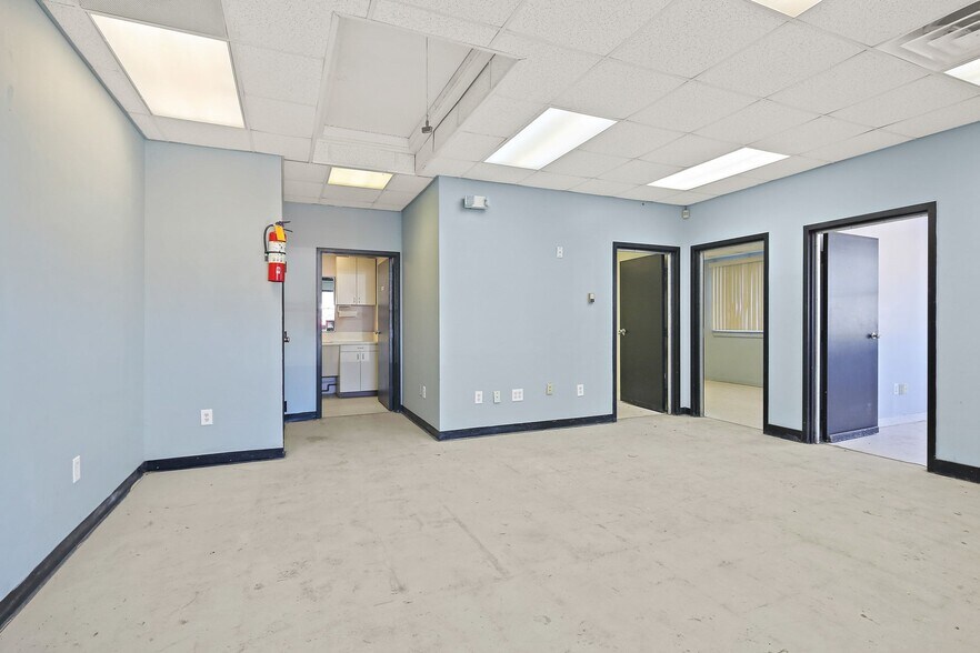 More Photos Of 918 Pulaski Hwy, Havre De Grace Warehouse For Lease