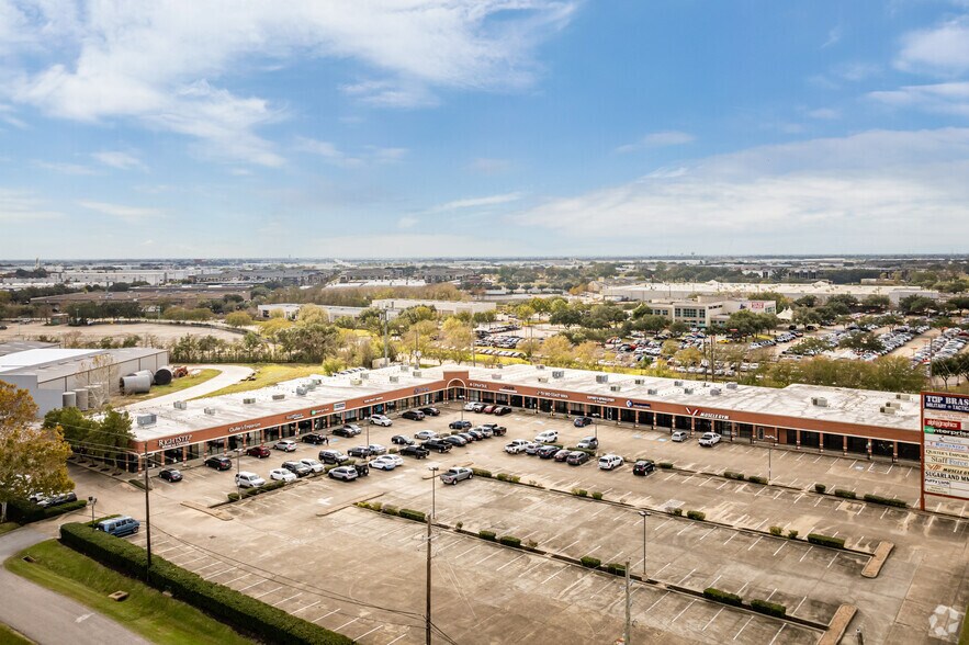 More Photos Of 11925 Southwest Fwy, Stafford Unknown For Lease