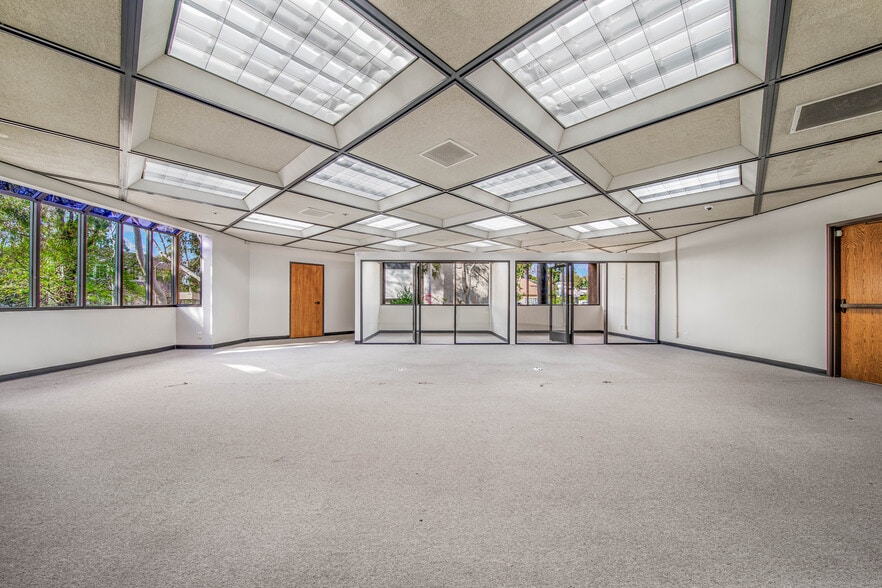 More Photos Of 970 S Village Oaks Dr, Covina Medical For Lease