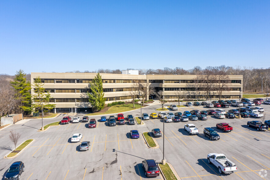 Primary Photo Of 800 E 101st Ter, Kansas City Coworking Space