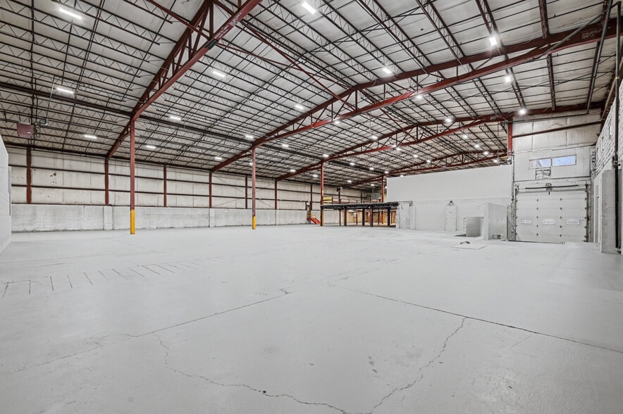 More Photos Of 11-25 Harding St, Middletown Warehouse For Sale