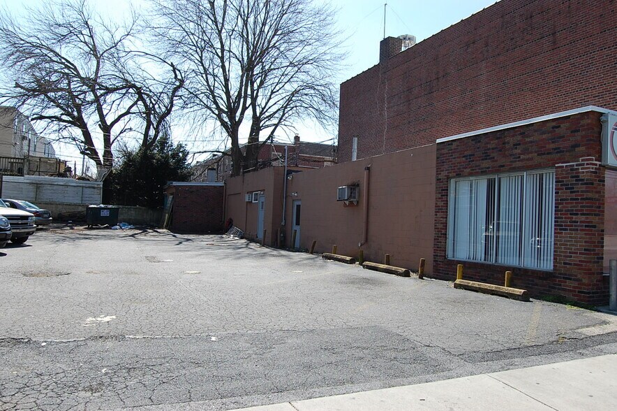 More Photos Of 300-302 Macdade Blvd, Darby Storefront For Sale