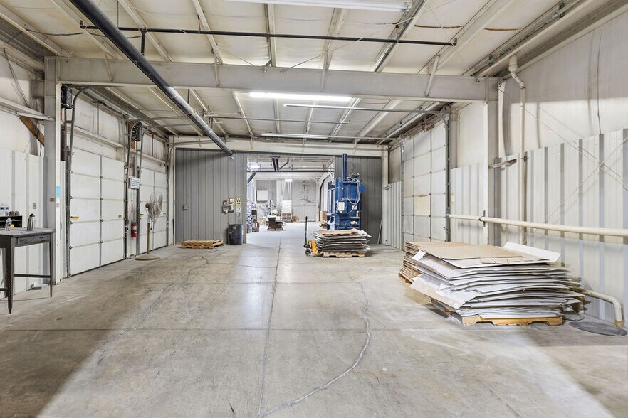 More Photos Of 2000 Ashley Rd, Morris Manufacturing For Lease