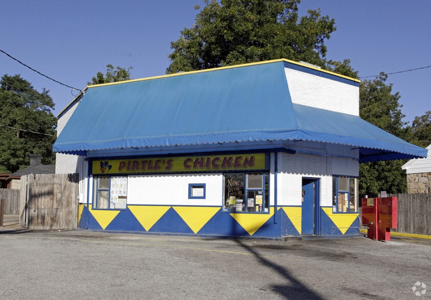 Primary Photo Of 811 S Highland St, Memphis Fast Food For Lease