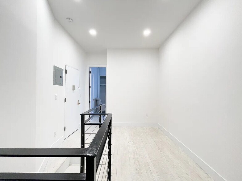 More Photos Of 750 Washington Ave, Brooklyn Apartments For Sale