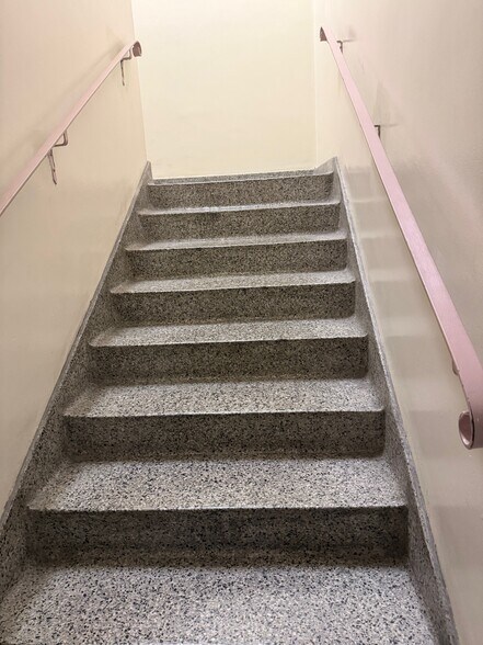 More Photos Of 5451 Laurel Canyon Blvd, Valley Village Medical For Lease