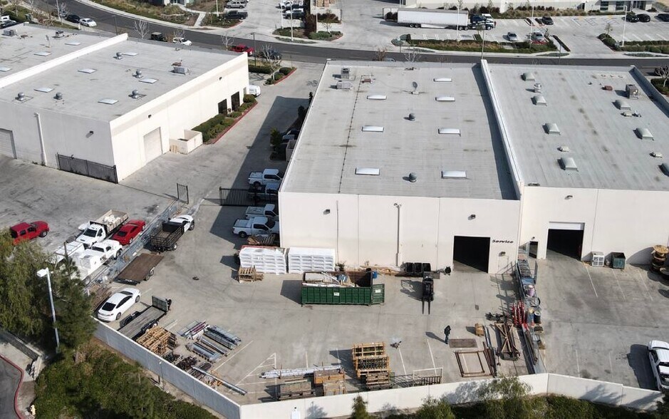 More Photos Of 516 Malloy Ct, Corona Warehouse For Lease