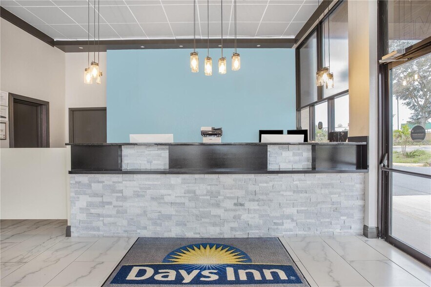 More Photos Of 8245 S Us-17-92 Hwy, Casselberry Hotel For Sale