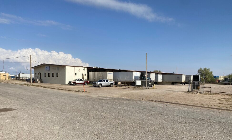 More Photos Of 128 E 13th St, Lubbock Warehouse For Lease