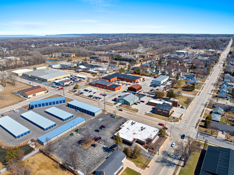 More Photos Of 1751 Deckner Ave, Green Bay Medical For Sale