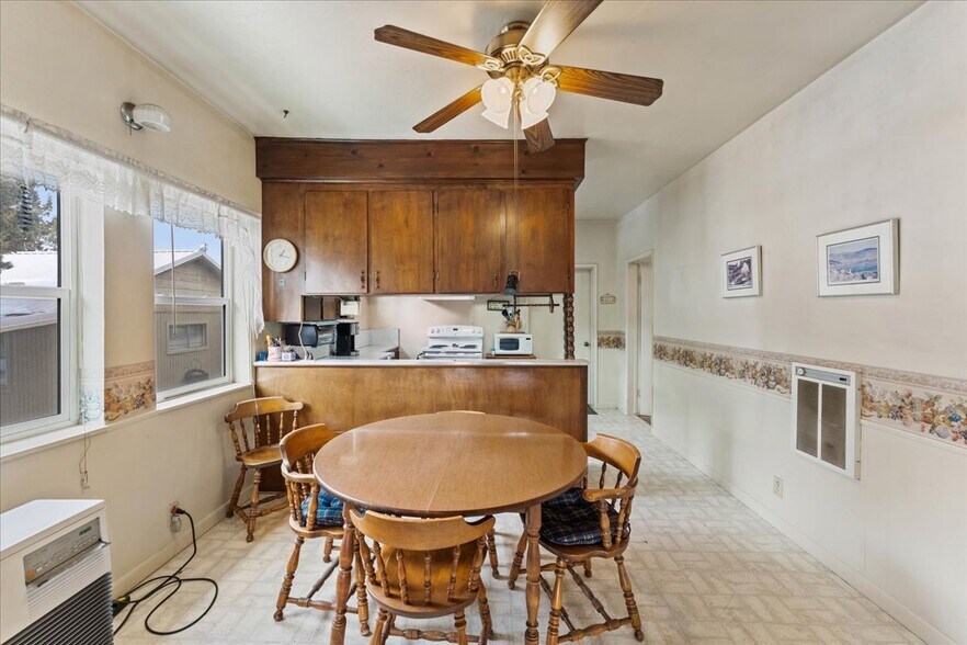 More Photos Of 17604 US-97 Hwy, Weed Apartments For Sale