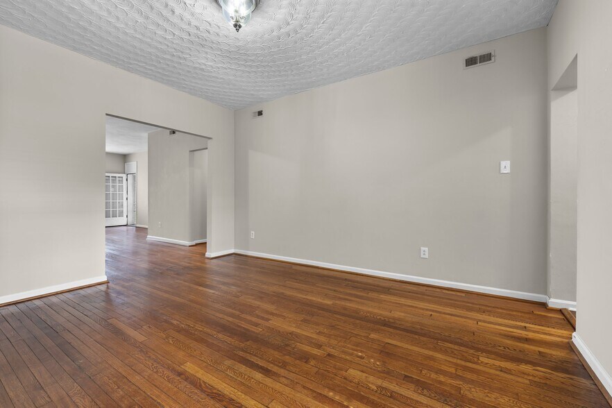 More Photos Of 625 W Princess Anne Rd, Norfolk Apartments For Sale