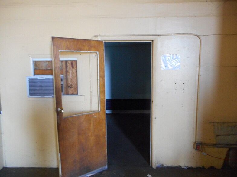 More Photos Of 5257 US ROUTE 22, Washington Court House Distribution For Sale