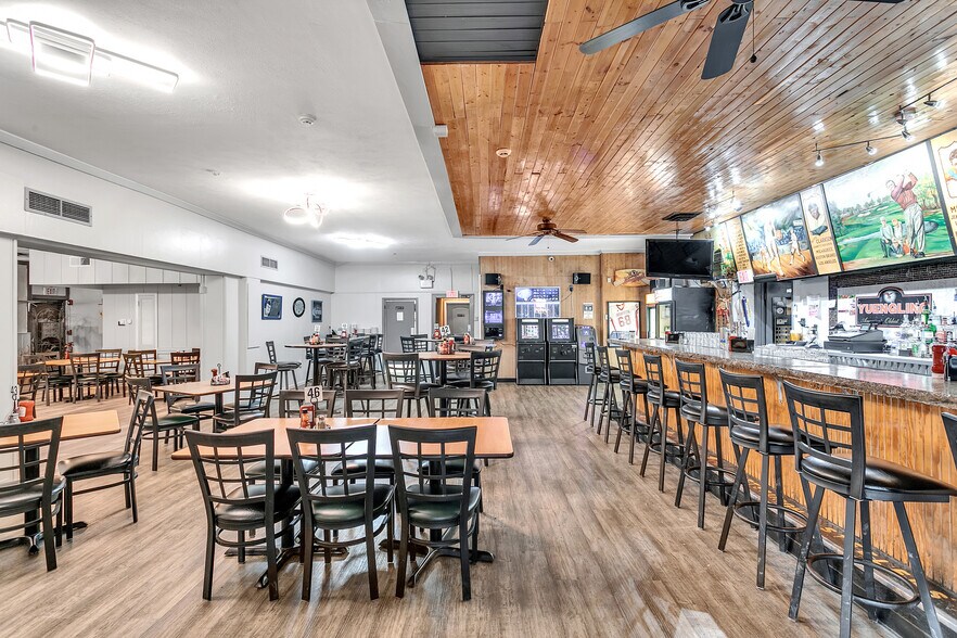 More Photos Of 201 Baughman Ave, Jeannette Restaurant For Sale