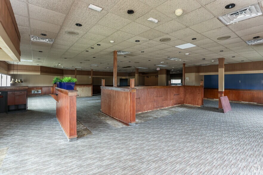 More Photos Of 3515 Mccann Rd, Longview Restaurant For Sale