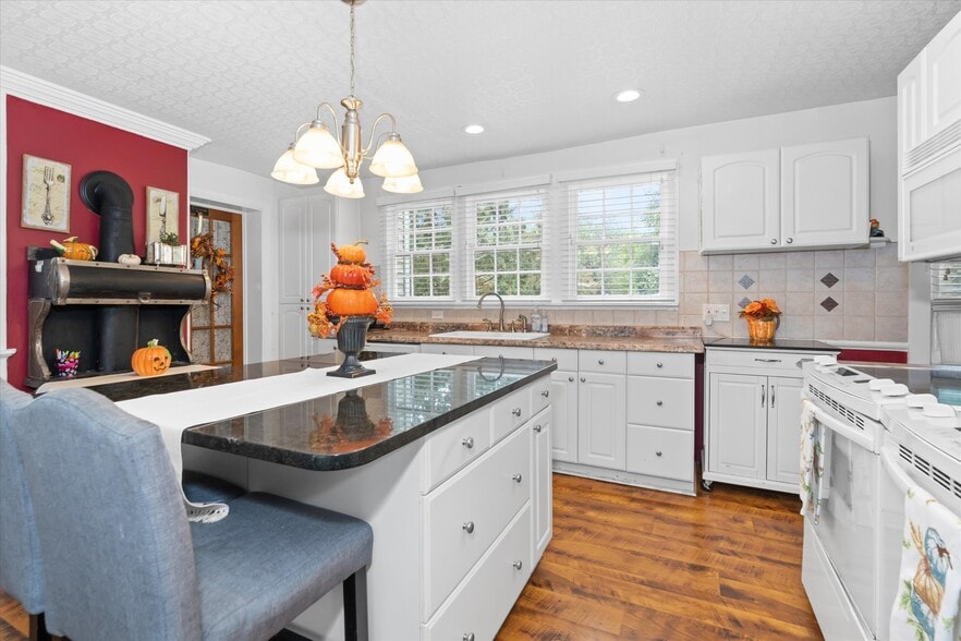 More Photos Of 300 Bohemia Ave, Chesapeake City Hospitality For Sale